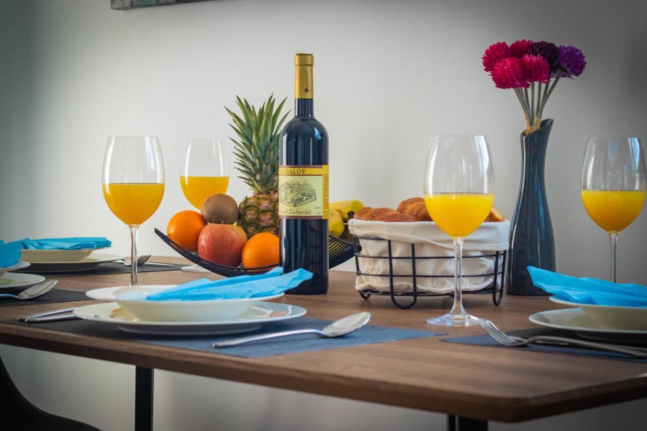 Apartmani Le-Lu Kaštela エクステリア 写真
