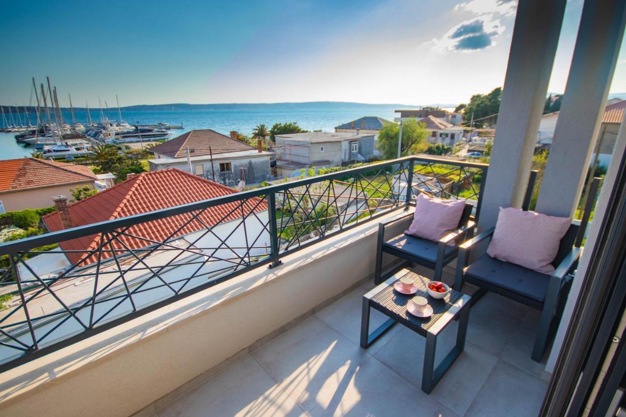 Apartmani Le-Lu Kaštela エクステリア 写真