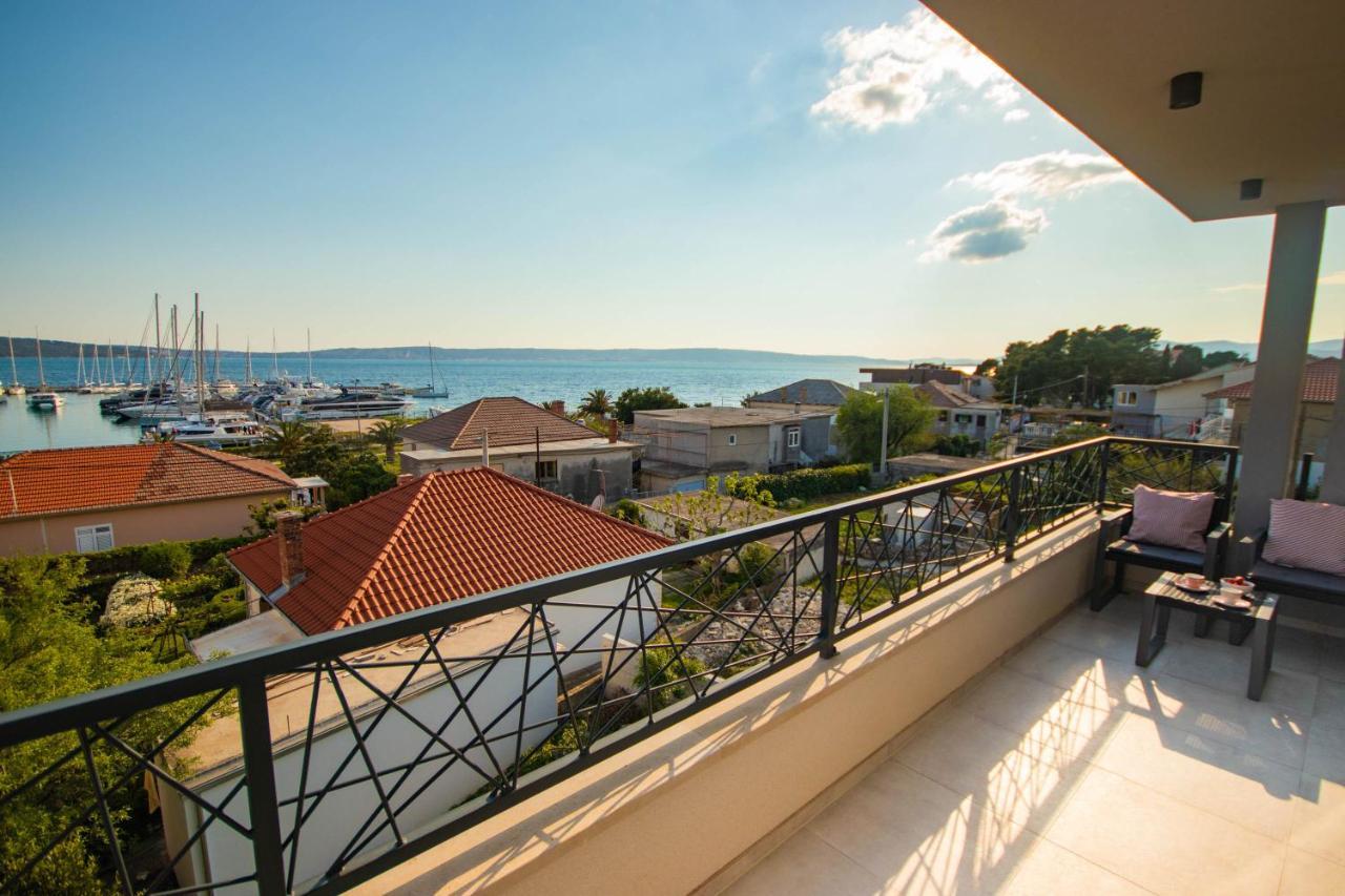 Apartmani Le-Lu Kaštela エクステリア 写真