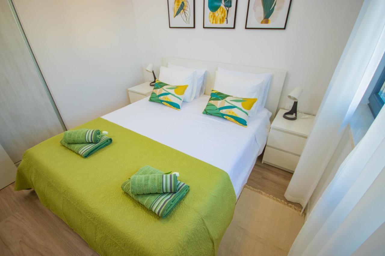 Apartmani Le-Lu Kaštela エクステリア 写真