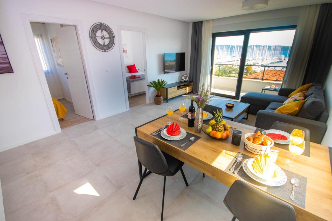 Apartmani Le-Lu Kaštela エクステリア 写真