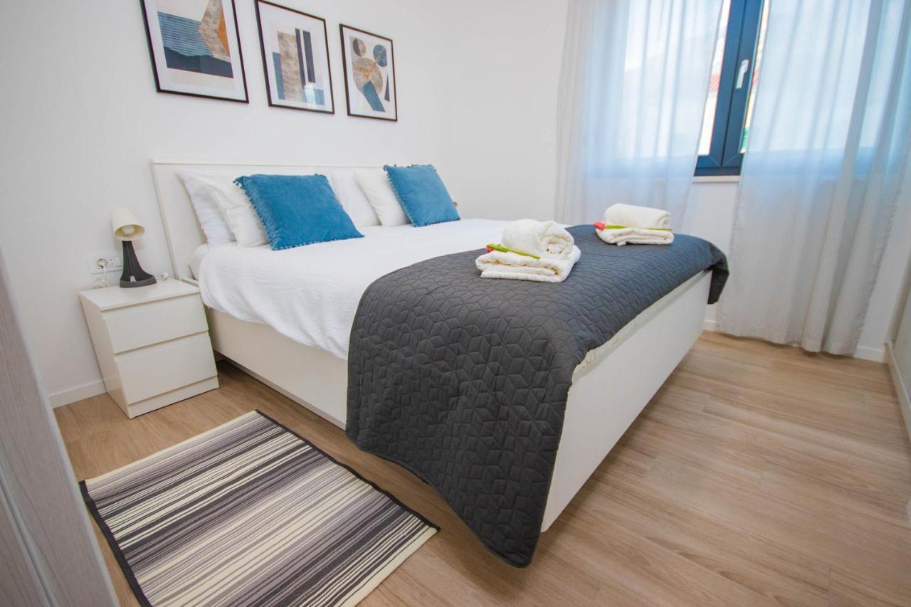 Apartmani Le-Lu Kaštela エクステリア 写真