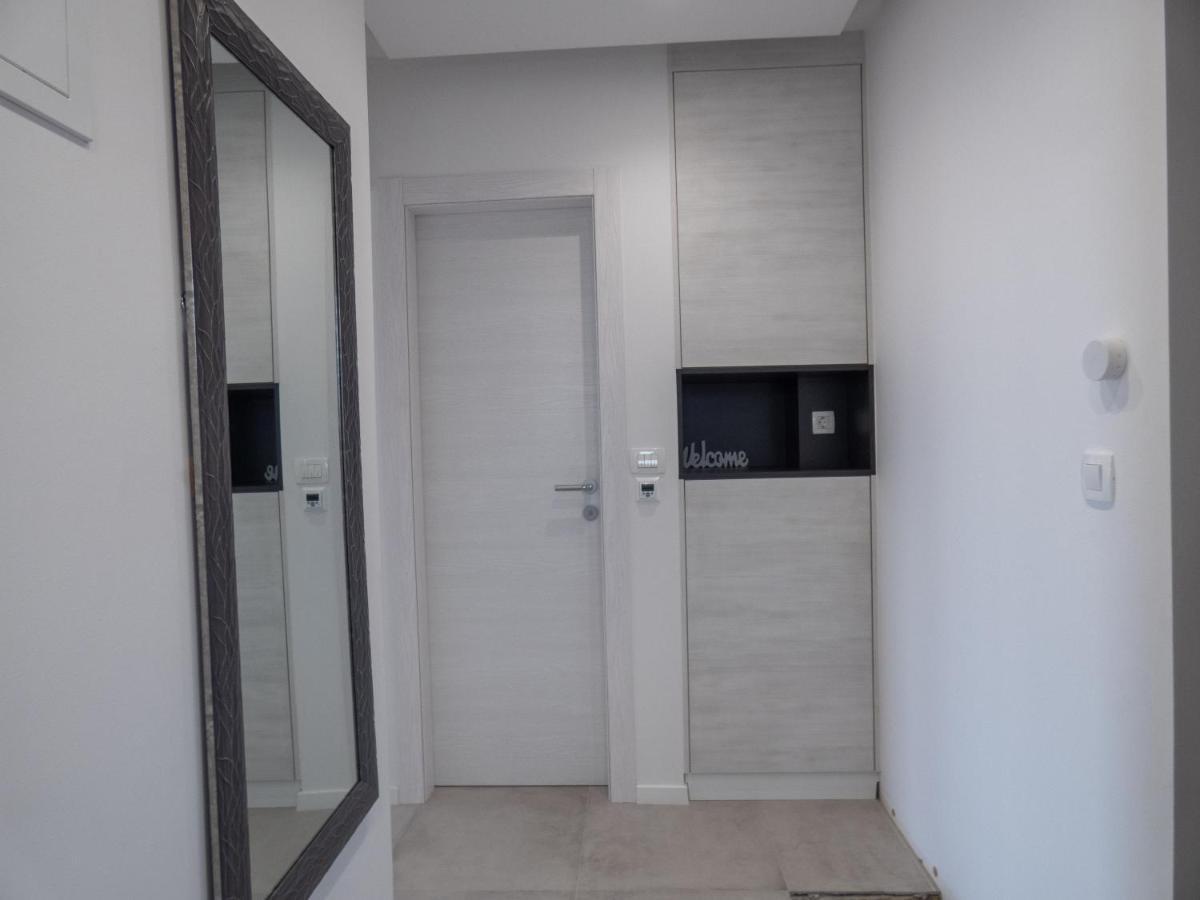 Apartmani Le-Lu Kaštela エクステリア 写真