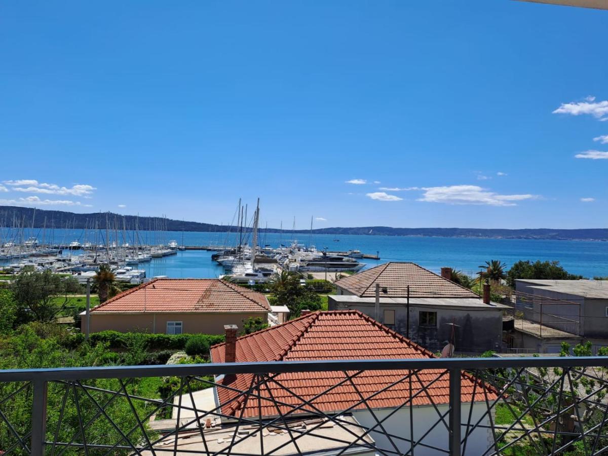 Apartmani Le-Lu Kaštela エクステリア 写真